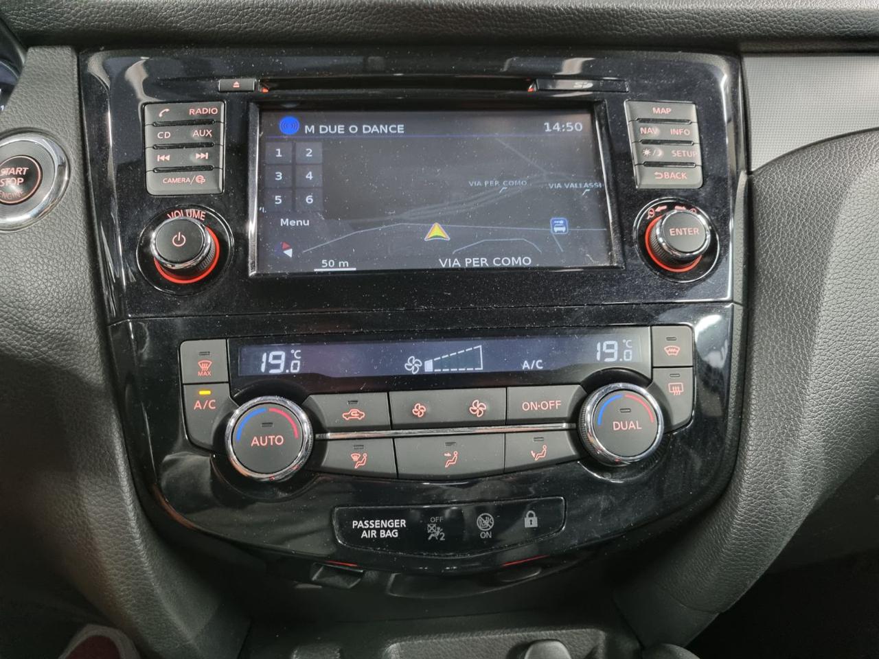 NISSAN Qashqai 1.6 DIG-T N-Connecta - 16