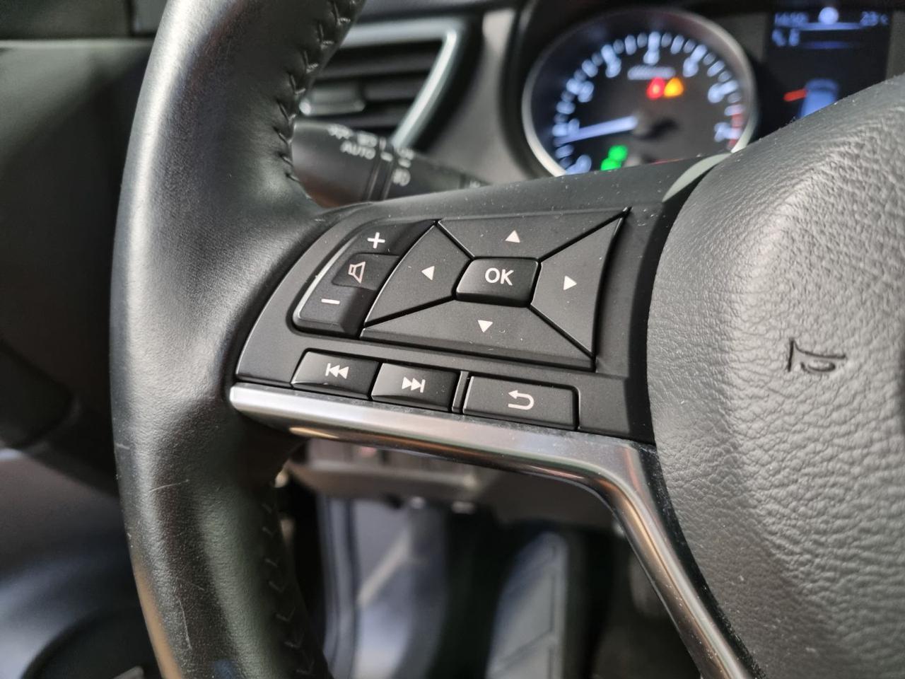 NISSAN Qashqai 1.6 DIG-T N-Connecta - 20