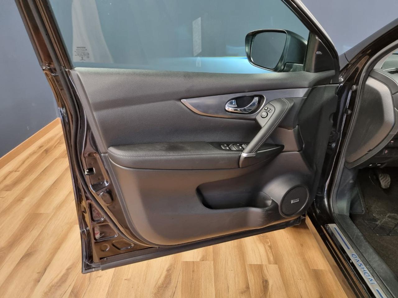NISSAN Qashqai 1.6 DIG-T N-Connecta - 18