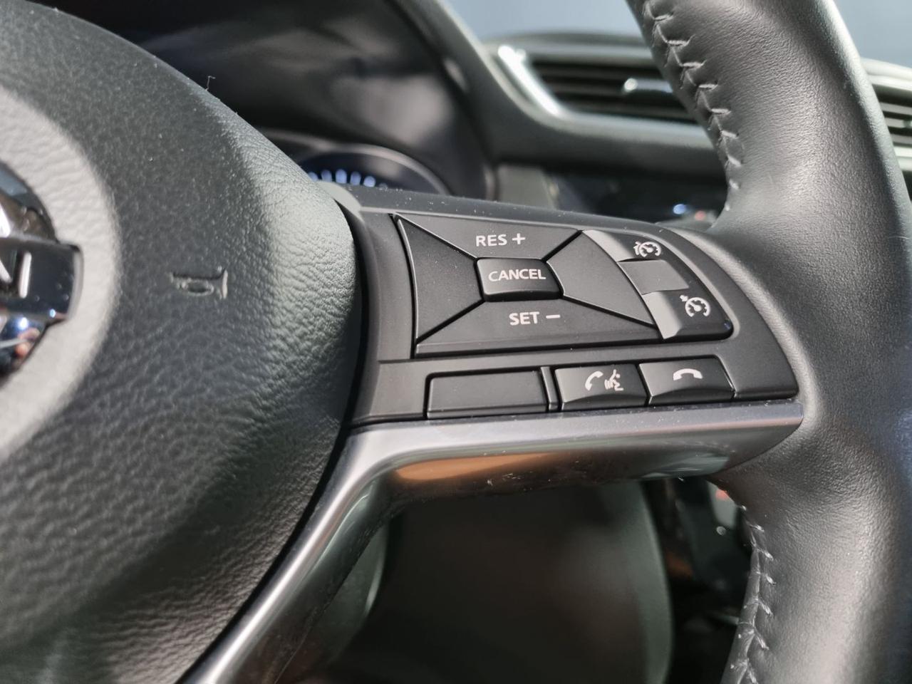 NISSAN Qashqai 1.6 DIG-T N-Connecta - 19