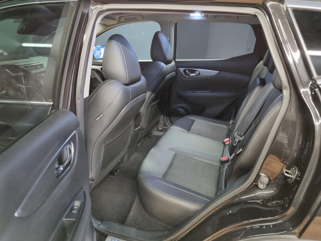 NISSAN Qashqai 1.6 DIG-T N-Connecta - 10