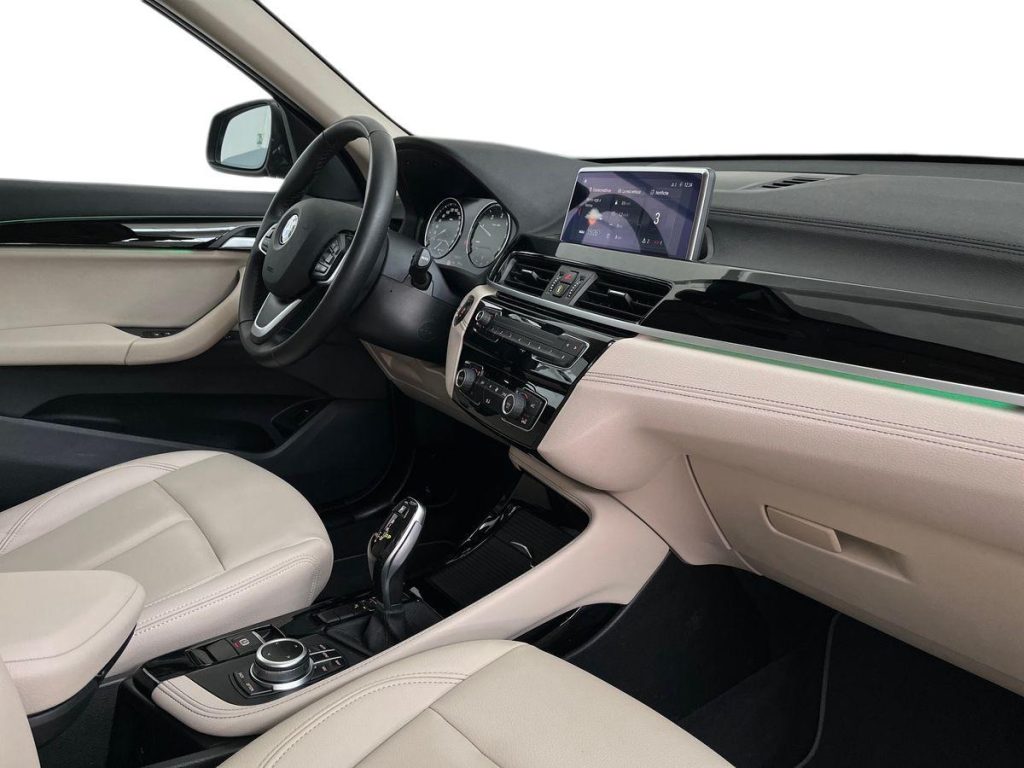 BMW X1 sDrive16d xLine Plus - 16
