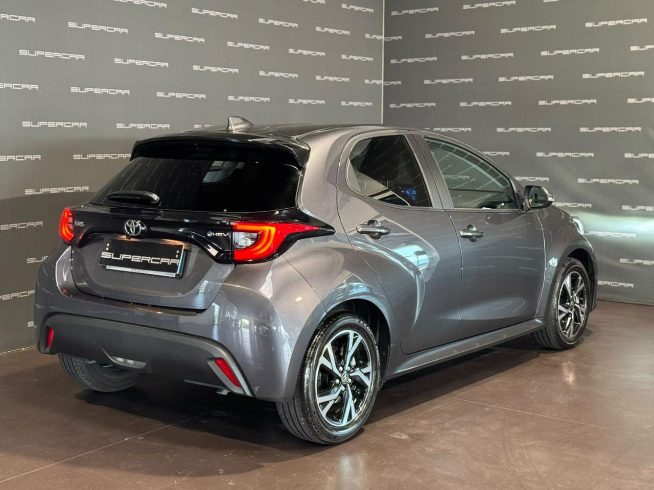 TOYOTA Yaris 1.5 Hybrid 5 porte Trend - 3