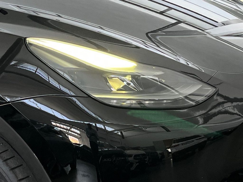 TESLA Model Y Long Range Single Motor RWD - 17