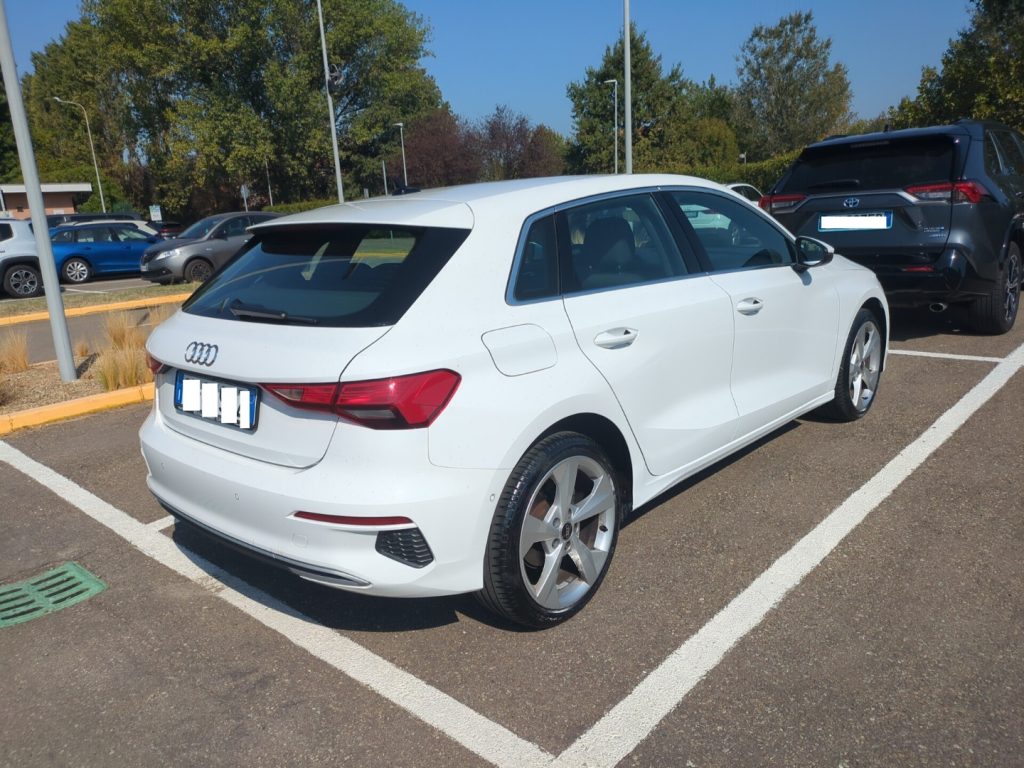 AUDI A3 SPB 30 TDI Business Advanced - 4