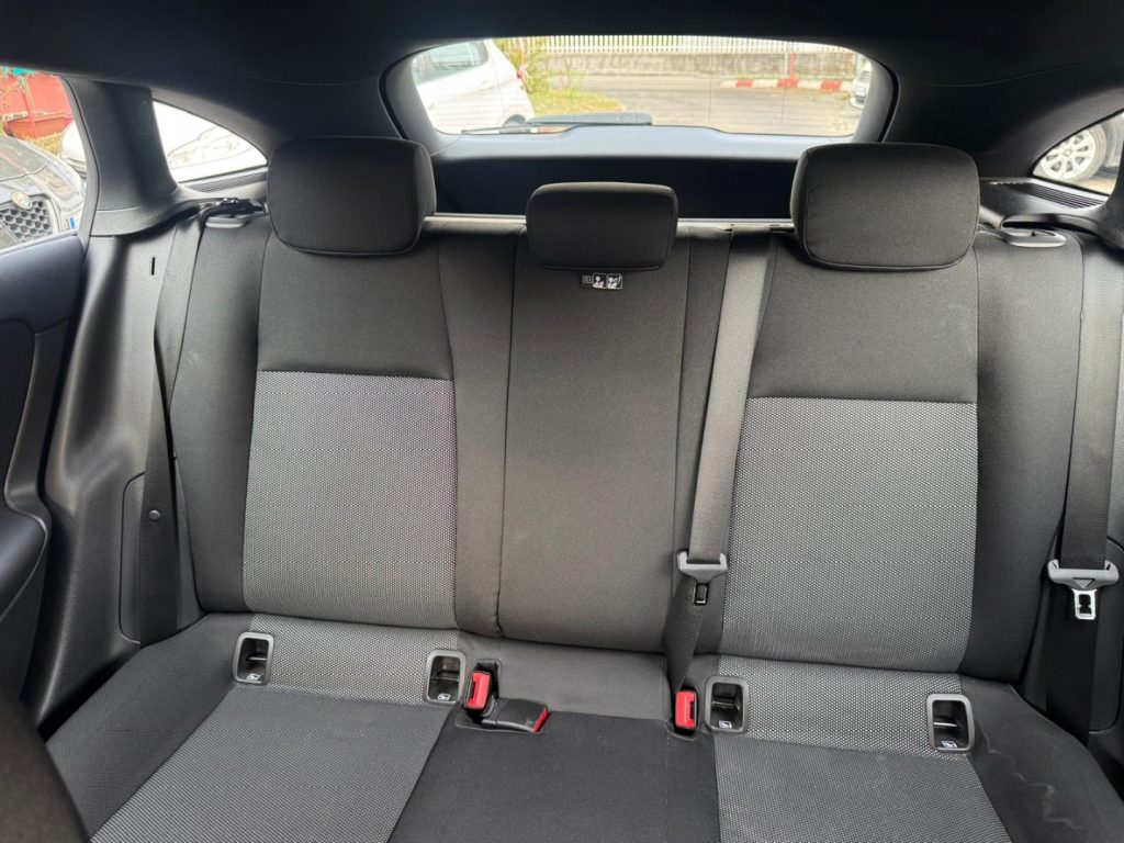 MERCEDES-BENZ CLA 200 d Automatic Shooting Brake Business Extra - 15