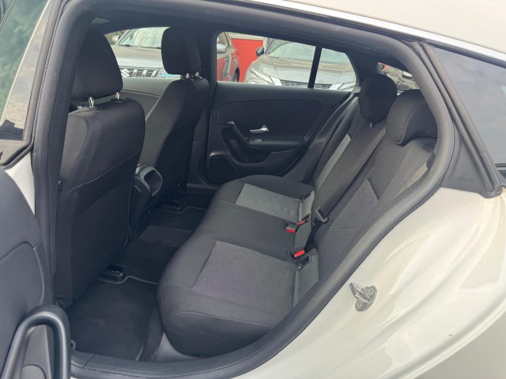 MERCEDES-BENZ CLA 200 d Automatic Shooting Brake Business Extra - 16