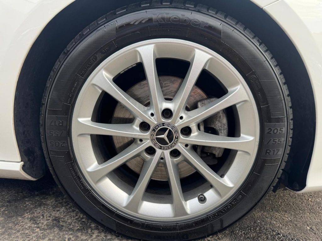 MERCEDES-BENZ CLA 200 d Automatic Shooting Brake Business Extra - 23