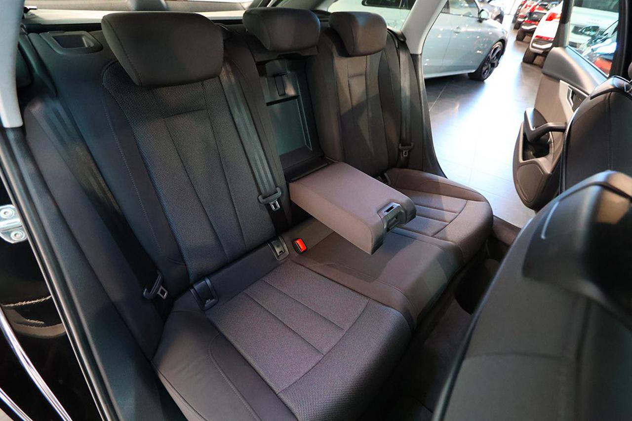 AUDI A4 30 TDI Avant S-Tronic Business Advanced - 20