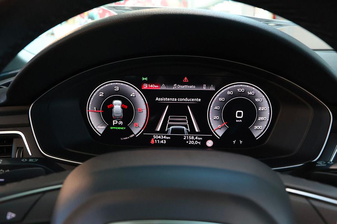 AUDI A4 30 TDI Avant S-Tronic Business Advanced - 32