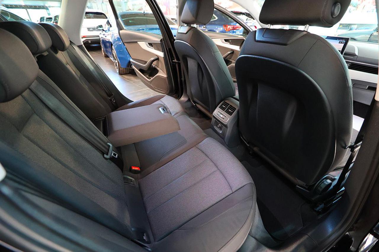 AUDI A4 30 TDI Avant S-Tronic Business Advanced - 19