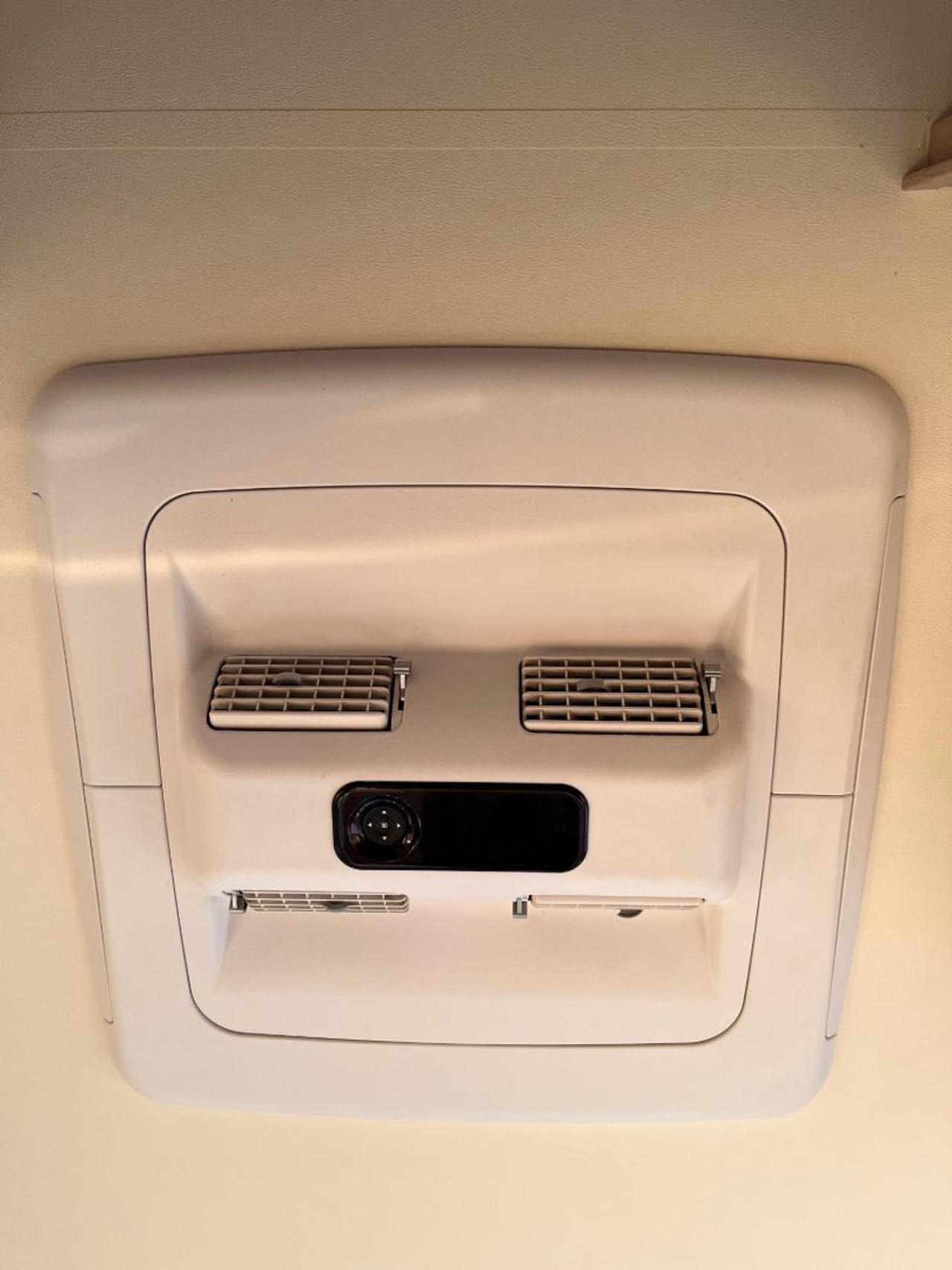 896 F