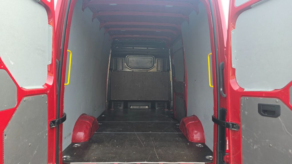 VOLKSWAGEN e-Crafter 35 136 CV PM-TA Furgone Elettrico - 7