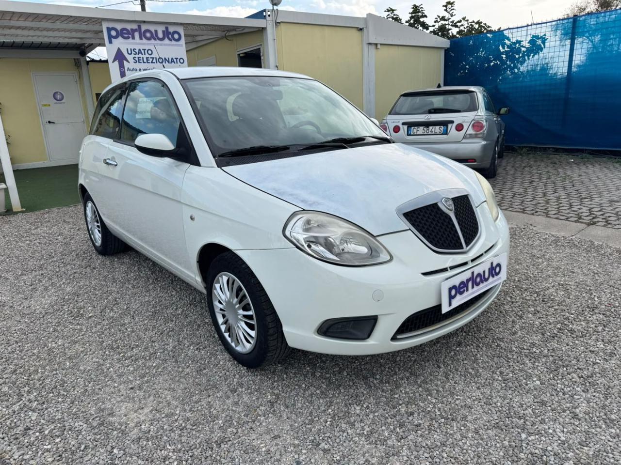 LANCIA Ypsilon 1.3 MJT 75 CV Versus - 2