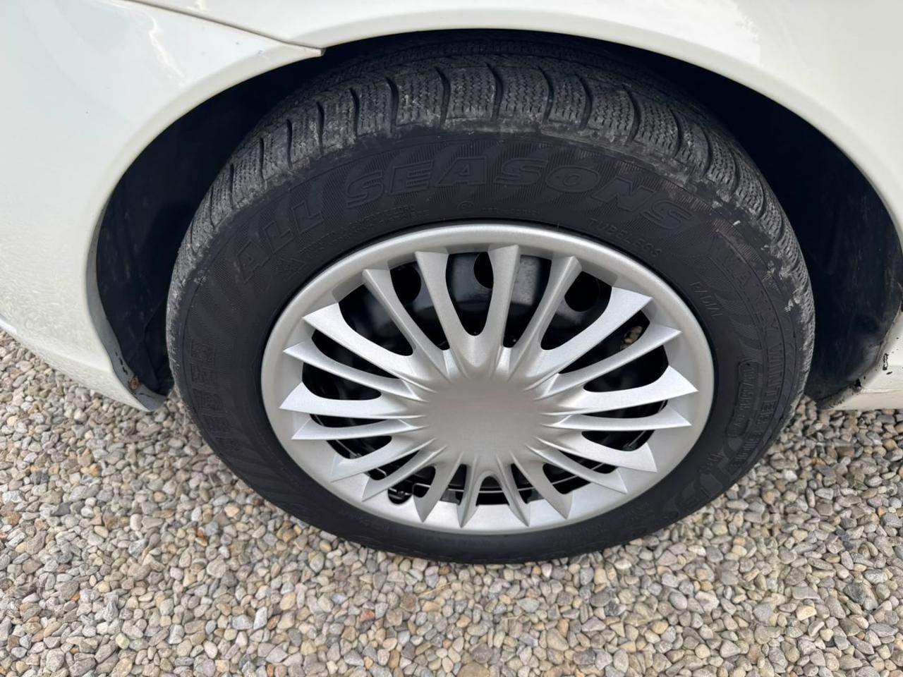 LANCIA Ypsilon 1.3 MJT 75 CV Versus - 7