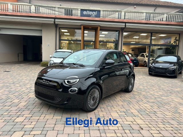 FIAT 500 Nero pastello