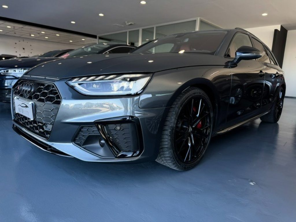 Clicca per ingrandire S4 - Avant TDI 347cv Black Edition sport attitude