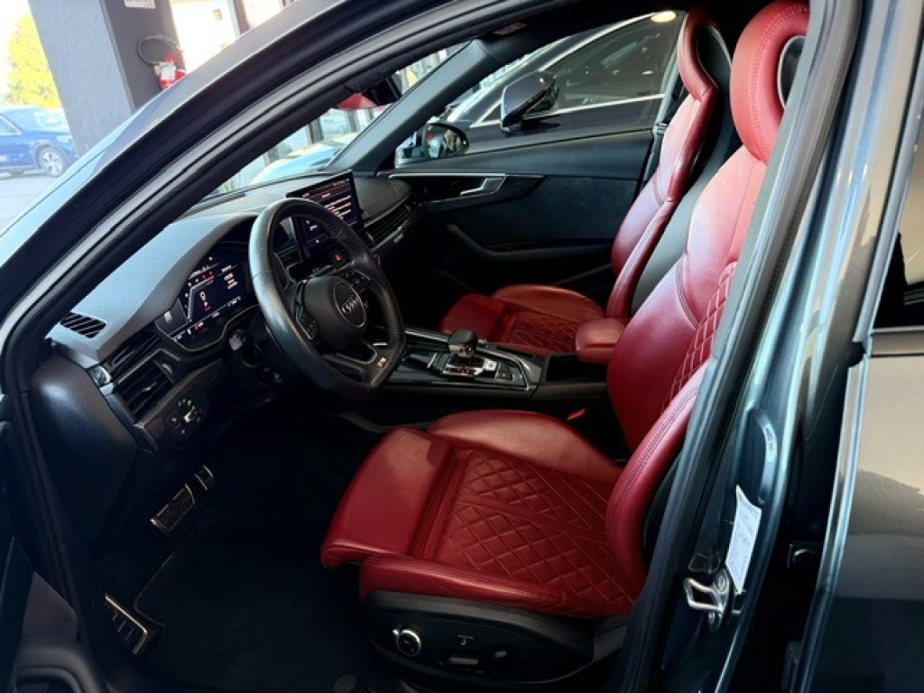Clicca per ingrandire S4 - Avant TDI 347cv Black Edition sport attitude