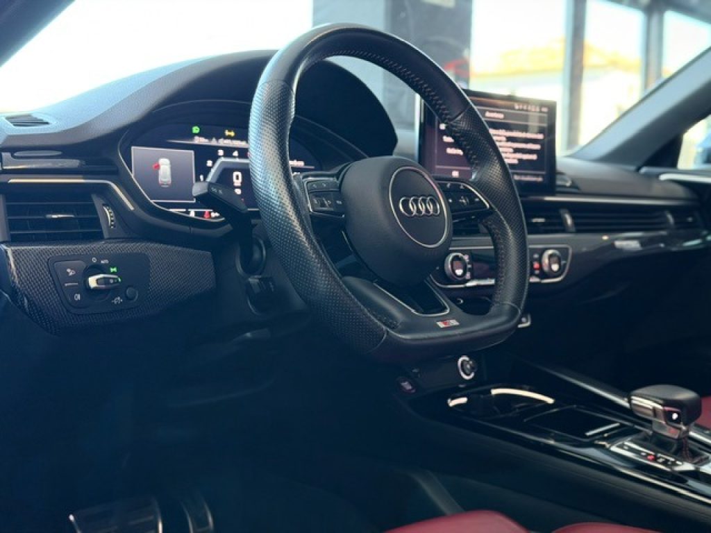 Clicca per ingrandire S4 - Avant TDI 347cv Black Edition sport attitude