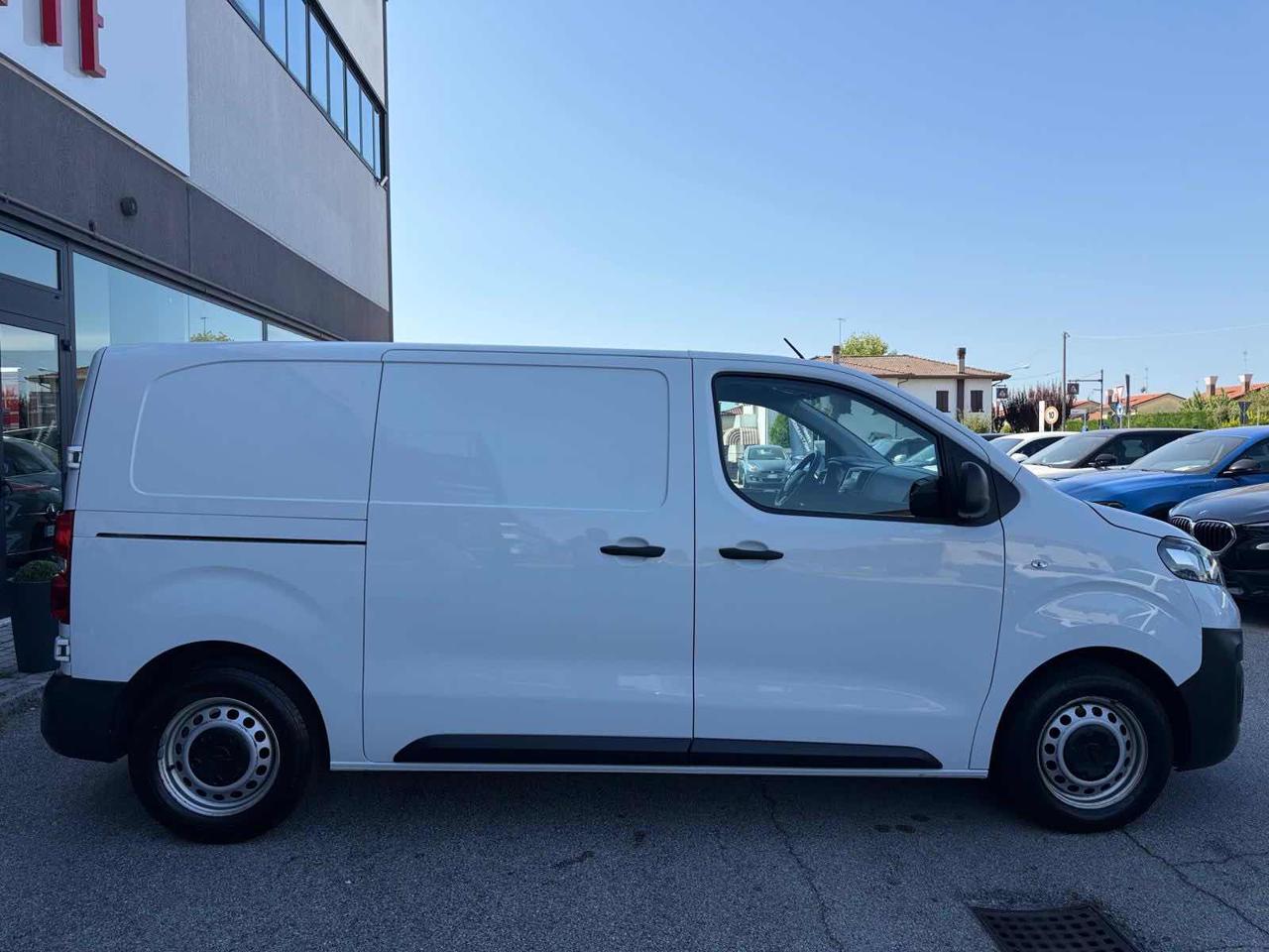Clicca per ingrandire Vivaro - 2.0 Diesel 145CV S&S AT8 PL-TN M Furgone Enjoy