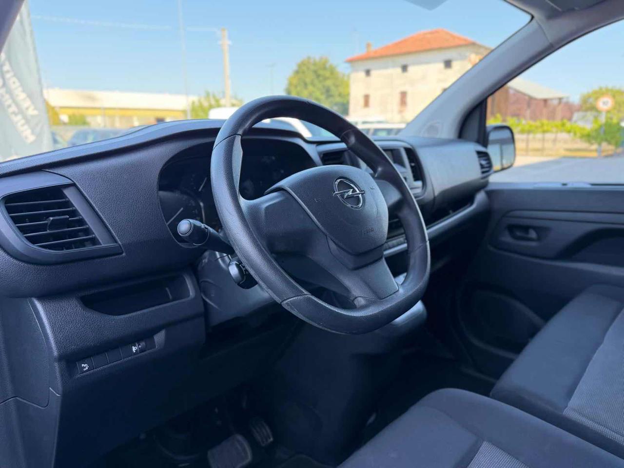 Clicca per ingrandire Vivaro - 2.0 Diesel 145CV S&S AT8 PL-TN M Furgone Enjoy