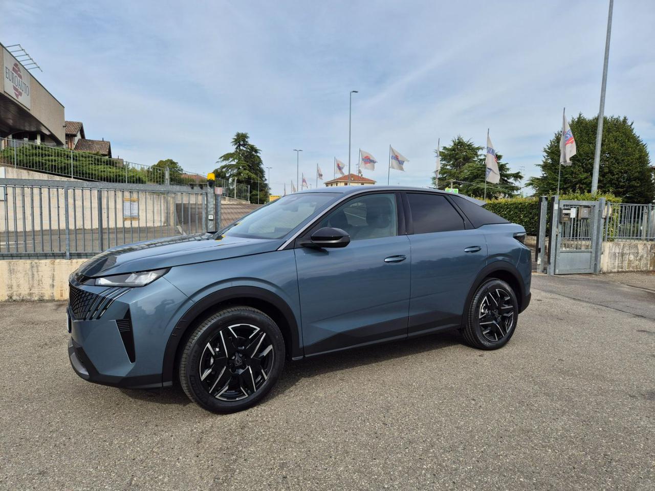 PEUGEOT 3008 Hybrid 145 e-DCS6 Allure - 2