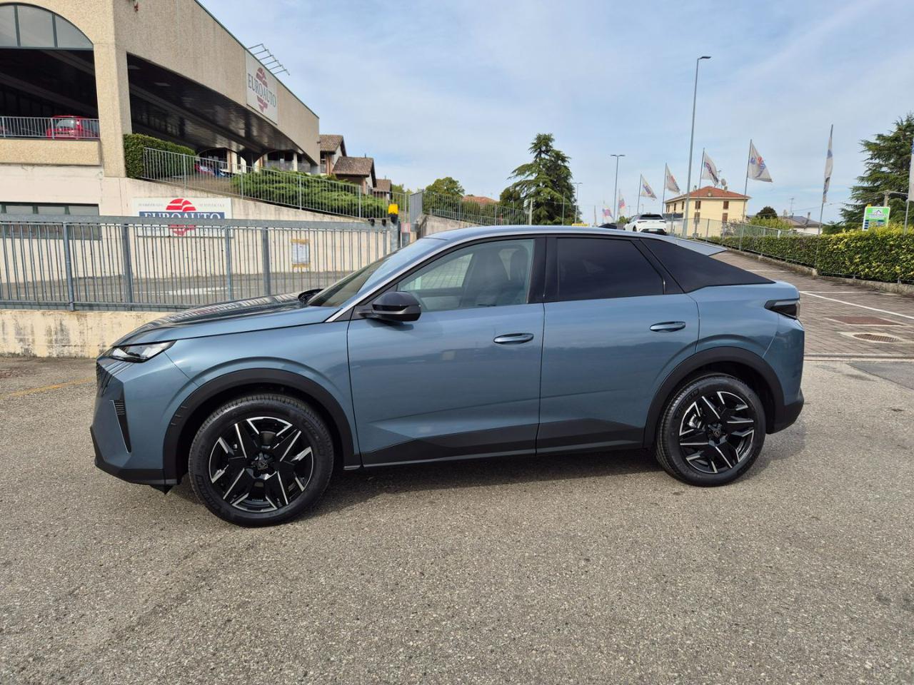 PEUGEOT 3008 Hybrid 145 e-DCS6 Allure - 3