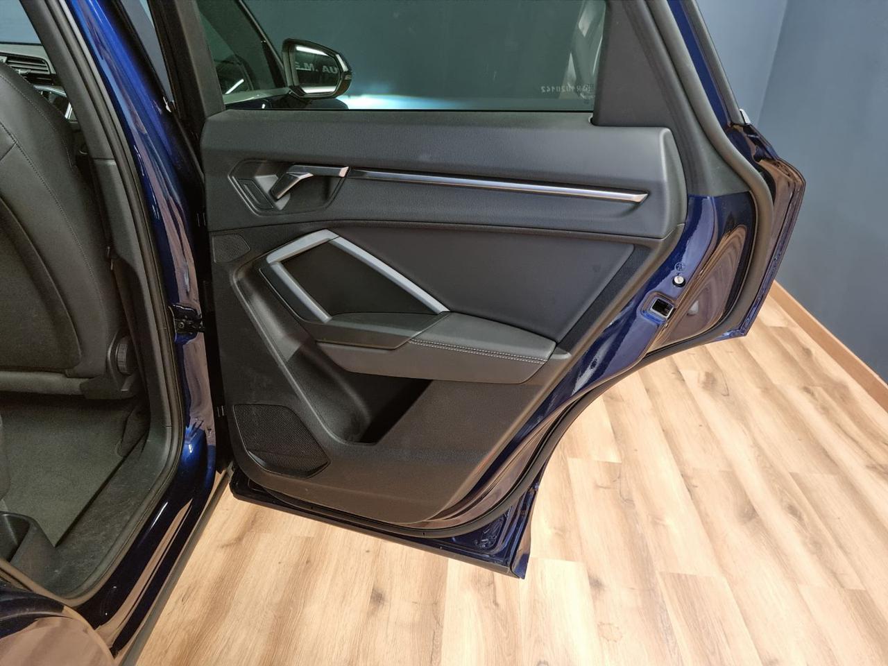 AUDI Q3 35 TDI S tronic S line edition - 27