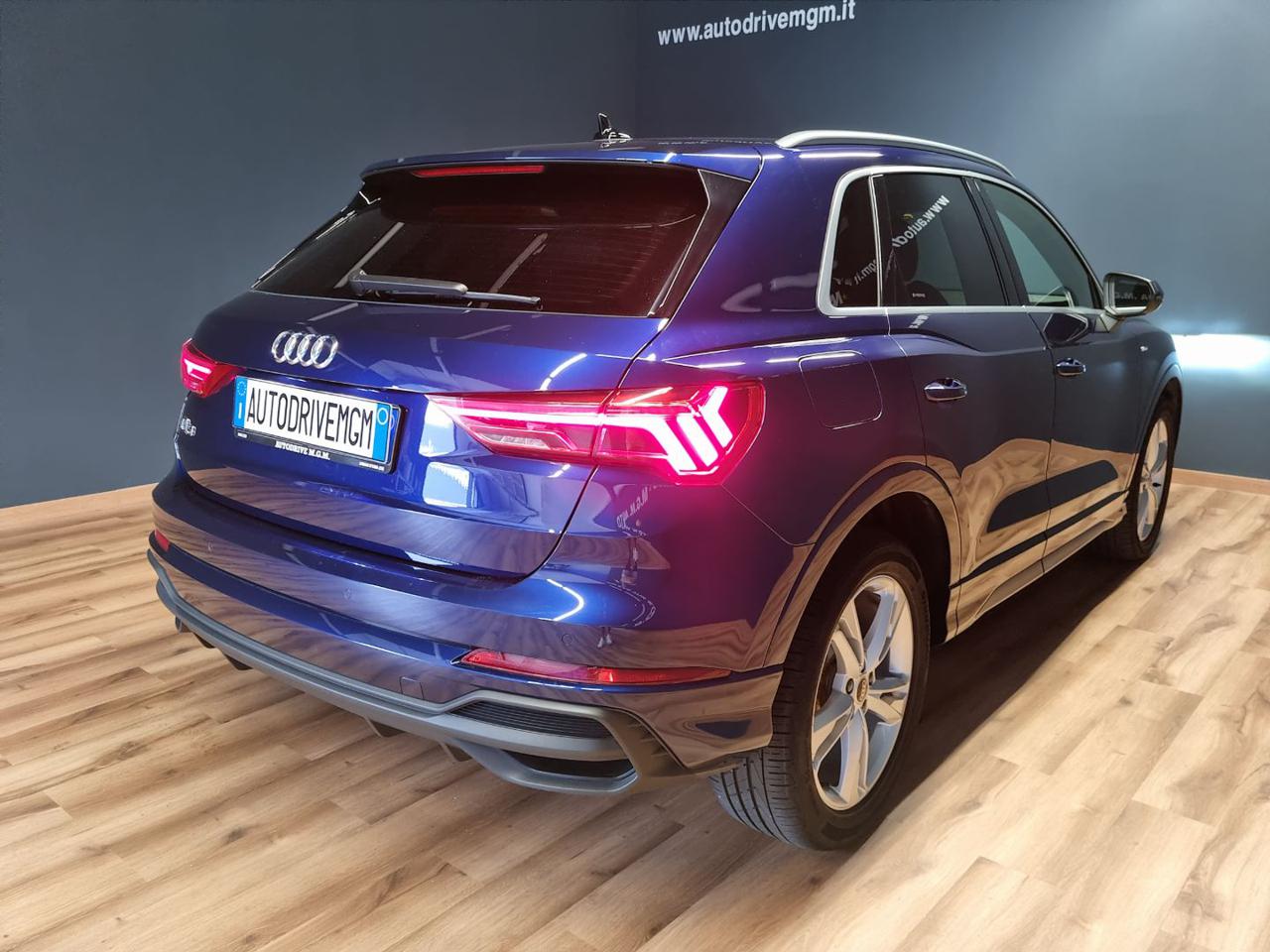 AUDI Q3 35 TDI S tronic S line edition - 31