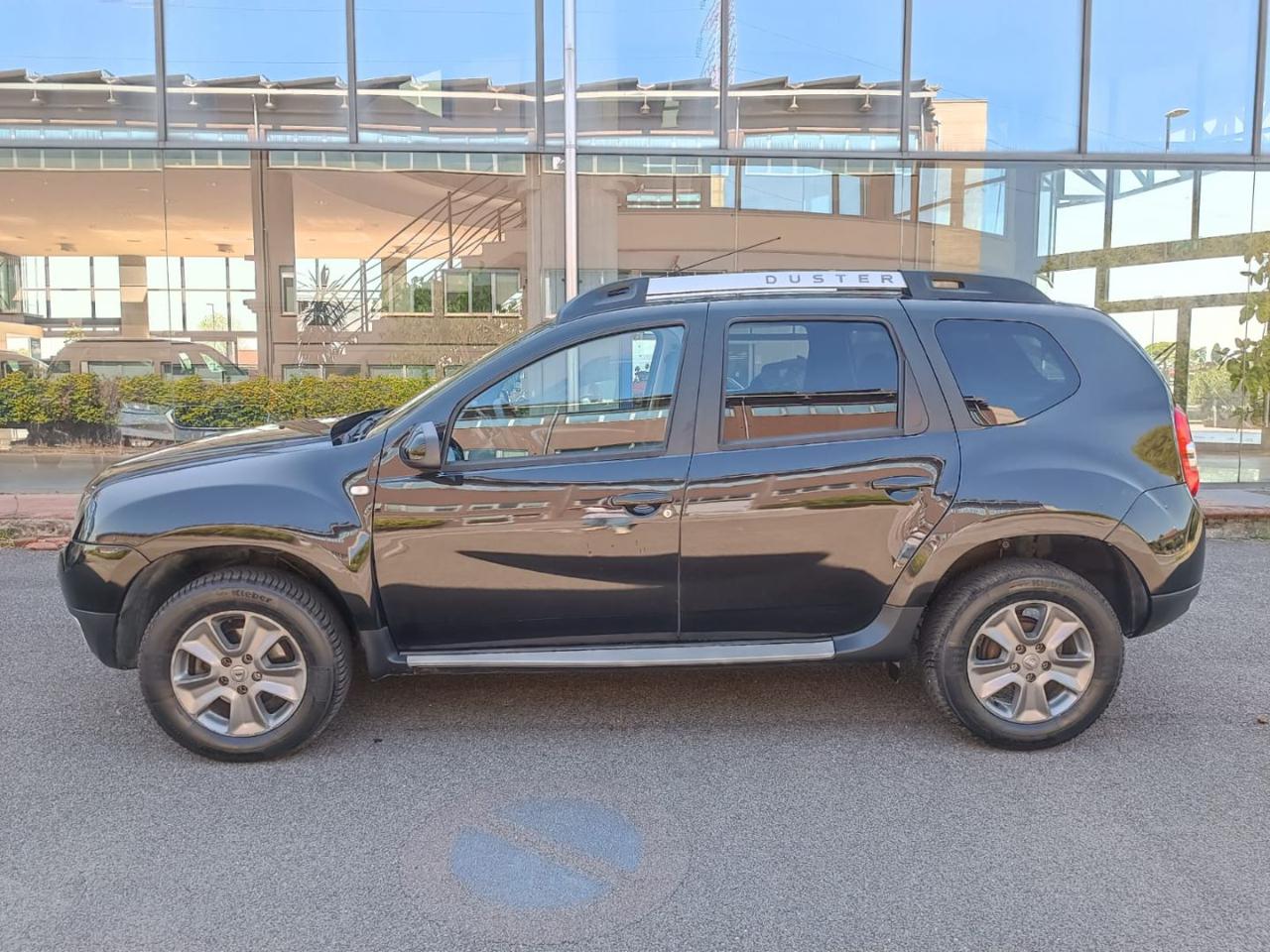 DACIA Duster 1.5 dCi 110CV S&S 4x4 Serie Limitata Black Shadow - 3