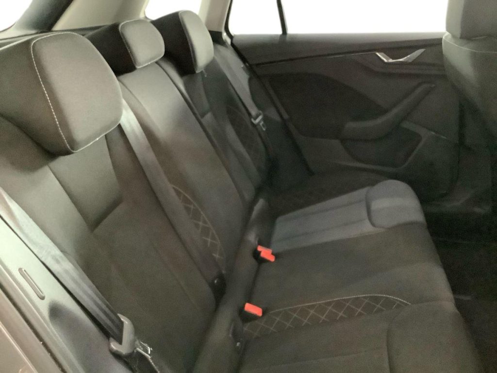 SKODA Kamiq 1.0 TSI Ambition - 11
