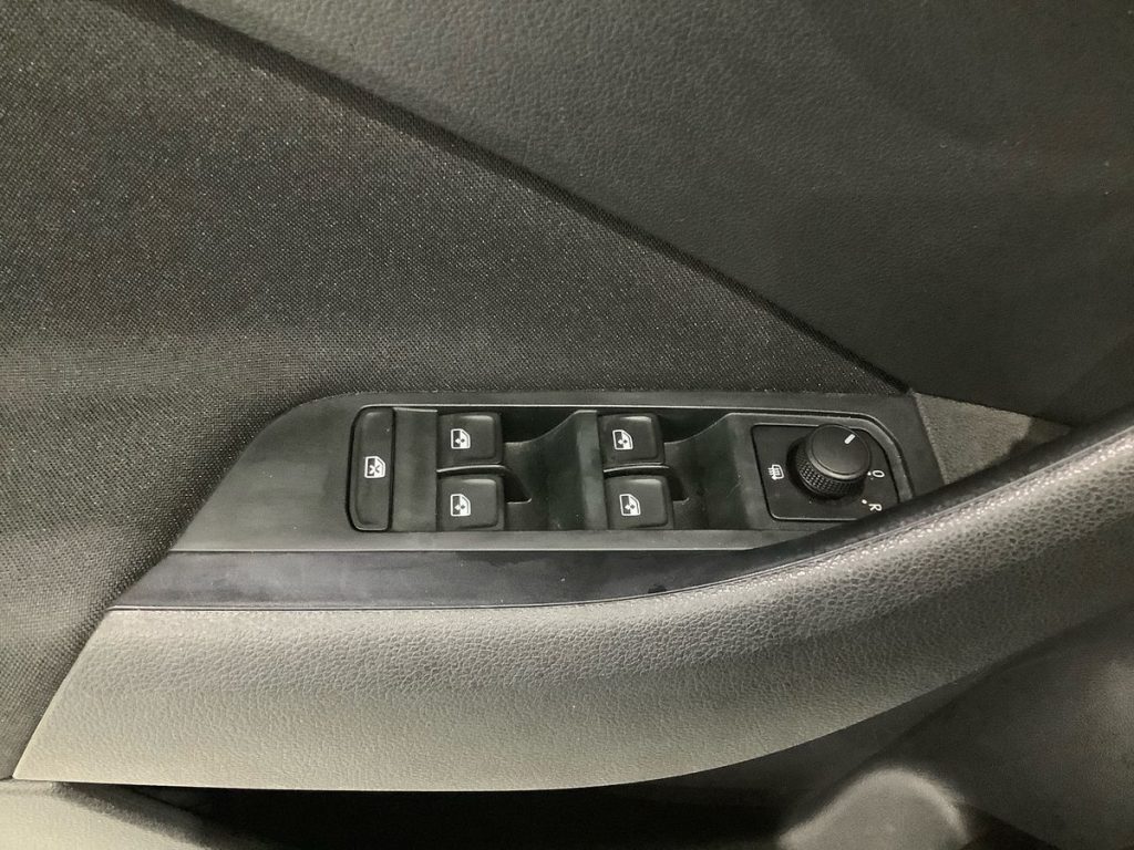 SKODA Kamiq 1.0 TSI Ambition - 21
