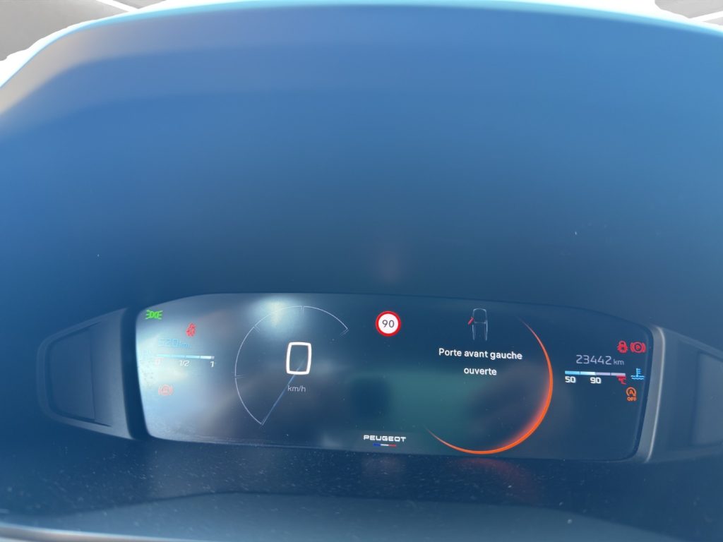 PEUGEOT 2008 PureTech 100 S&S Allure - 11