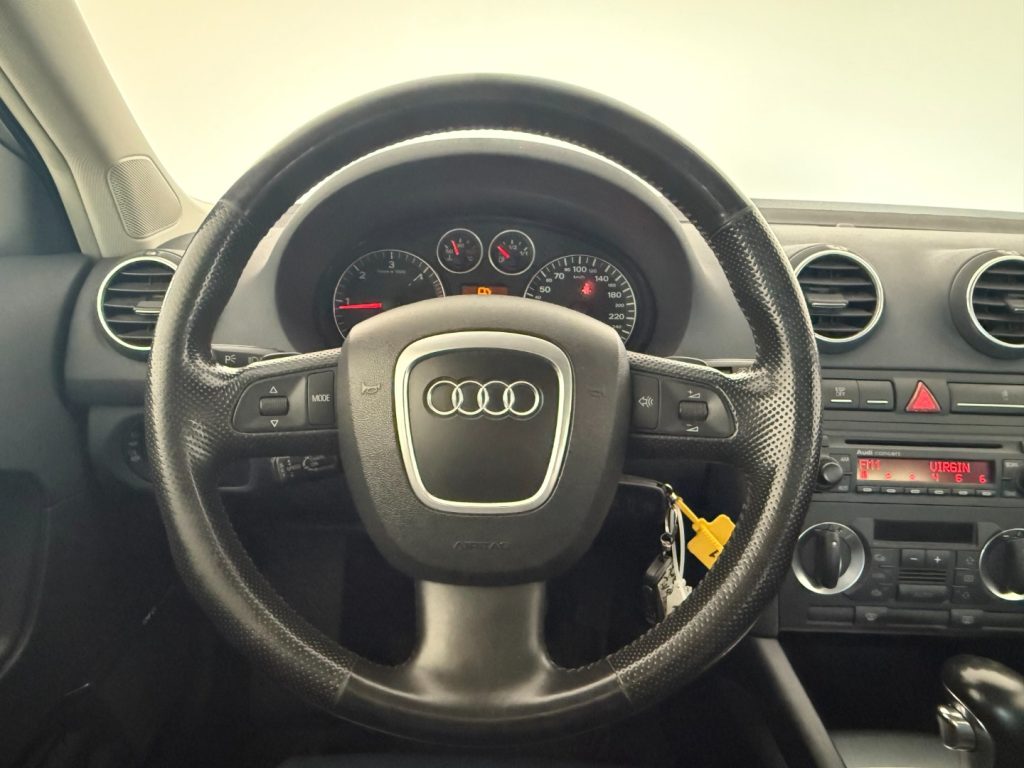 AUDI A3 SPB 2.0 16V TDI Ambition - 8