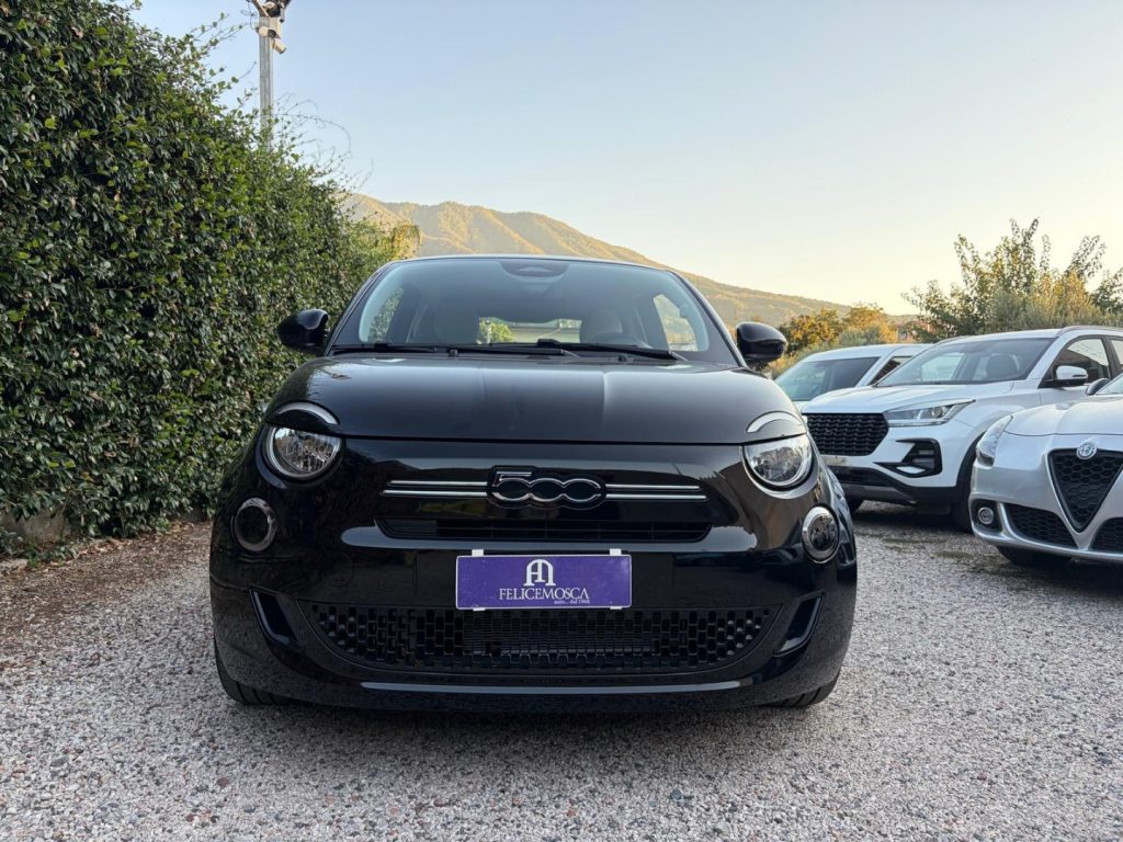 FIAT 500 Berlina Hybrid Icon - 11
