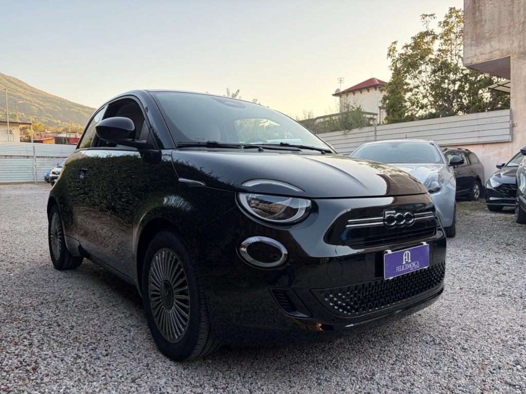 FIAT 500 Berlina Hybrid Icon - 12