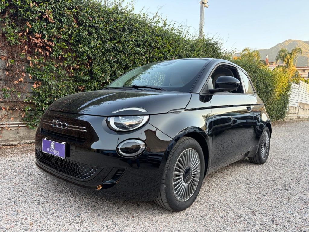 FIAT 500 Berlina Hybrid Icon - 13