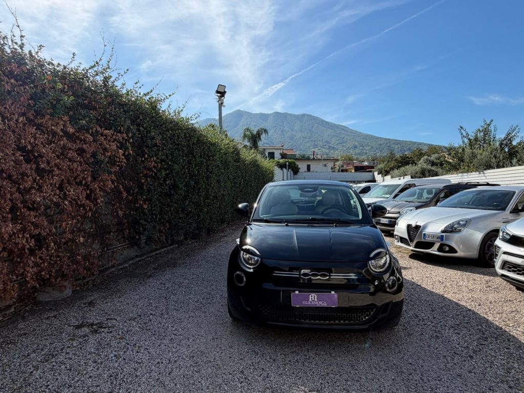 FIAT 500 Berlina Hybrid Icon - 23