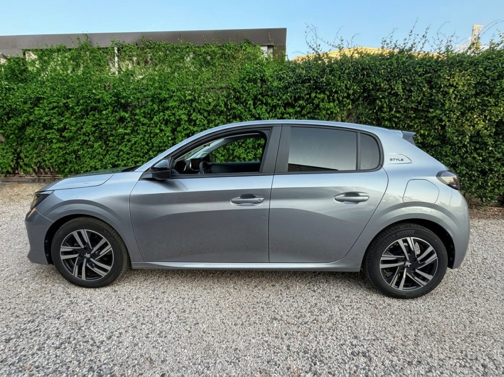 PEUGEOT 208 Hybrid 100 e-DCS6 style - 2
