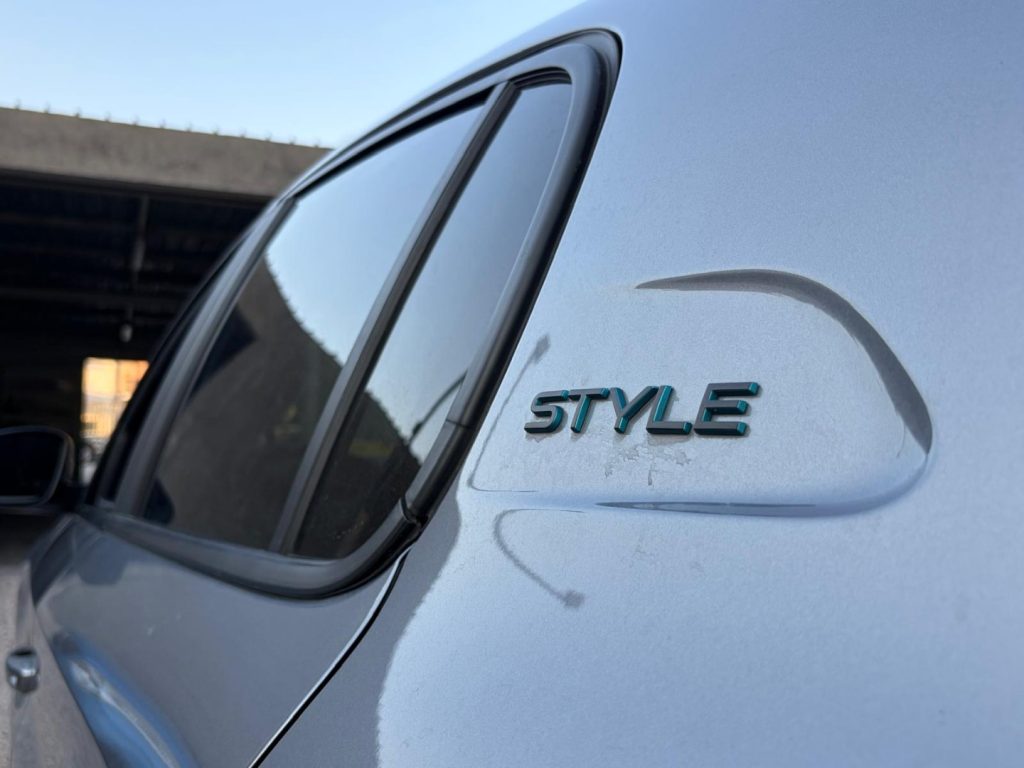PEUGEOT 208 Hybrid 100 e-DCS6 style - 14