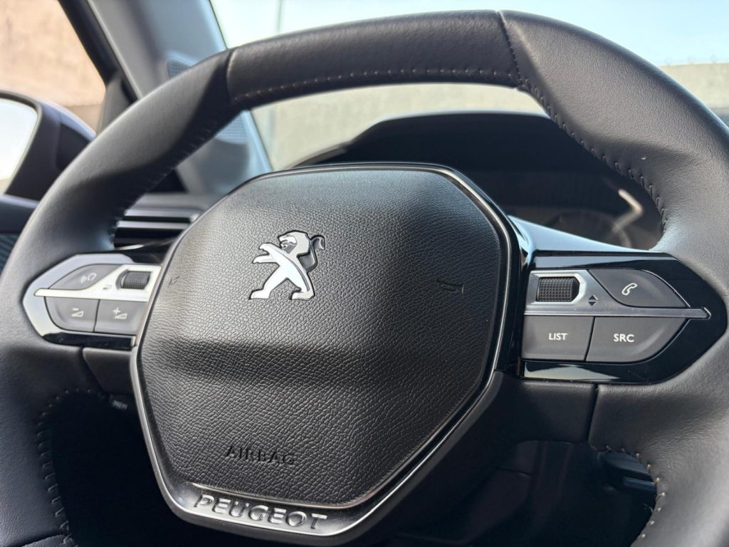 PEUGEOT 208 Hybrid 100 e-DCS6 style - 17