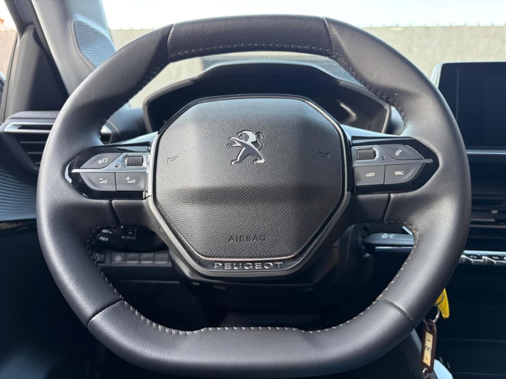 PEUGEOT 208 Hybrid 100 e-DCS6 style - 18