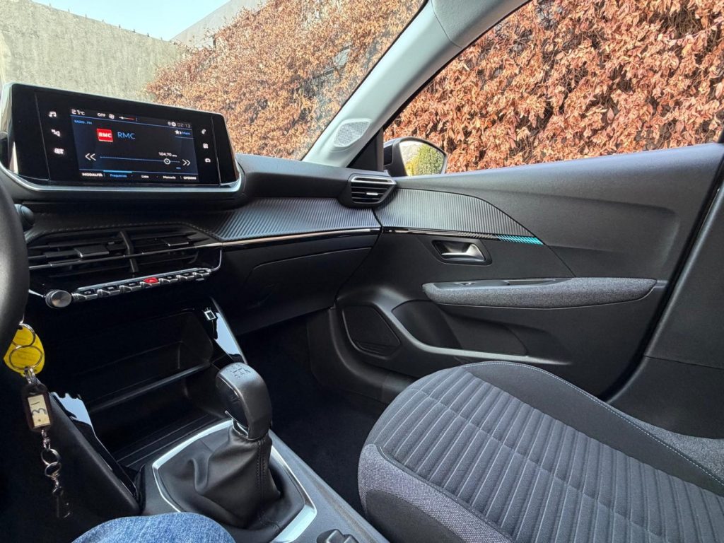 PEUGEOT 208 Hybrid 100 e-DCS6 style - 19