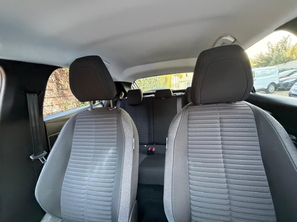 PEUGEOT 208 Hybrid 100 e-DCS6 style - 21