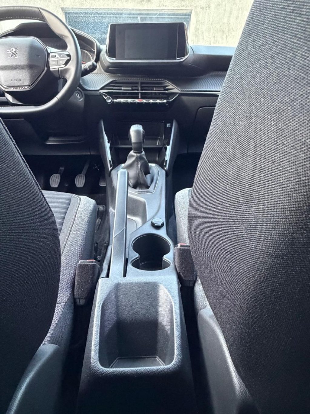 PEUGEOT 208 Hybrid 100 e-DCS6 style - 27