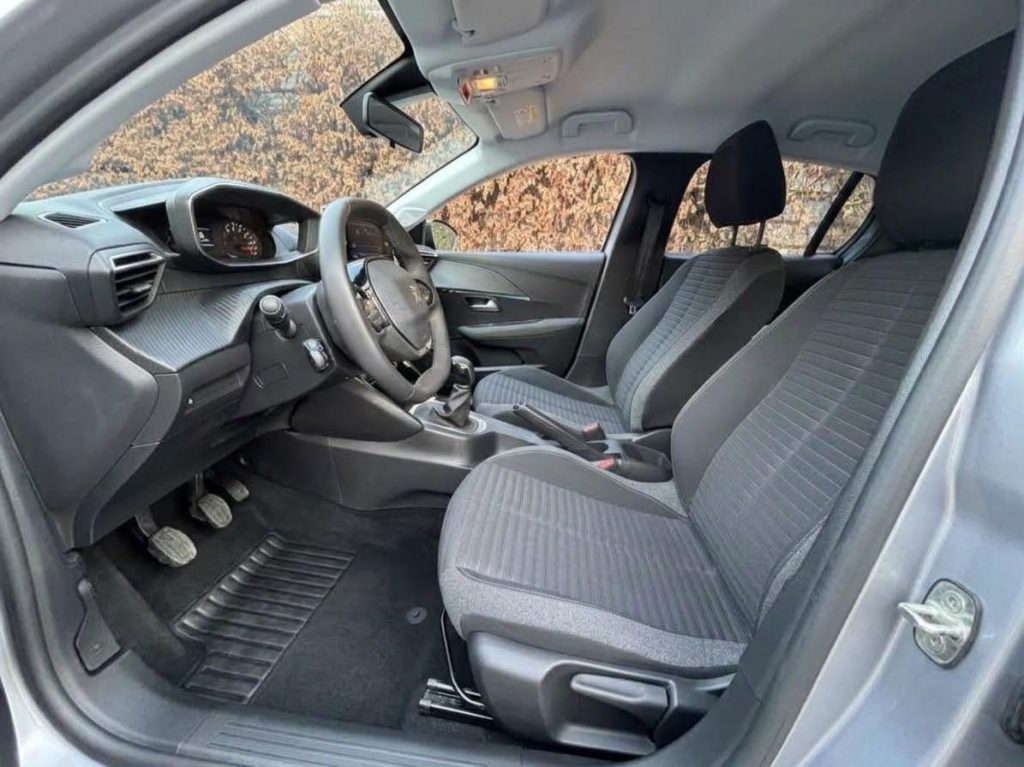 PEUGEOT 208 Hybrid 100 e-DCS6 style - 32