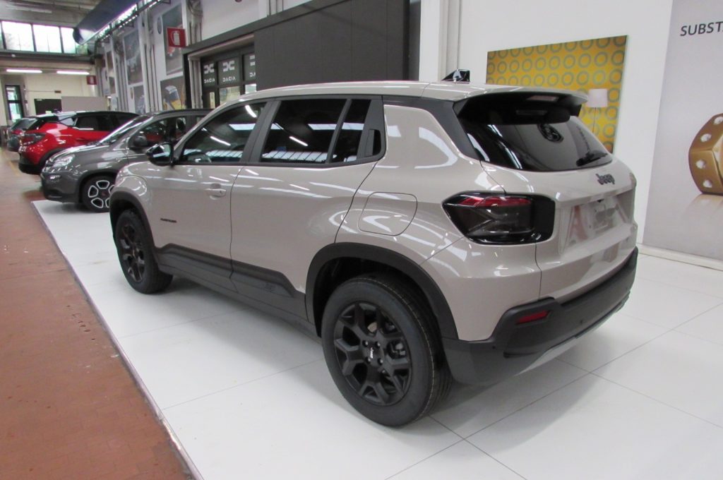 JEEP Avenger 1.2 Turbo 110 CV MHEV BLACK EDITION KMZERO - 4