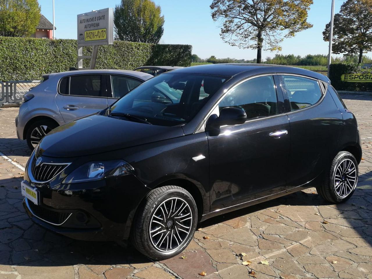 LANCIA Ypsilon 1.0 FireFly 5 porte S&S Hybrid Silver - 3