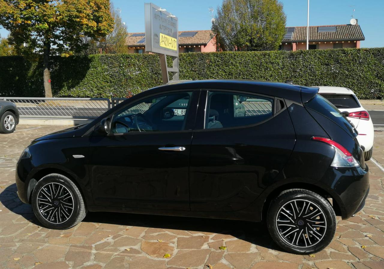 LANCIA Ypsilon 1.0 FireFly 5 porte S&S Hybrid Silver - 4