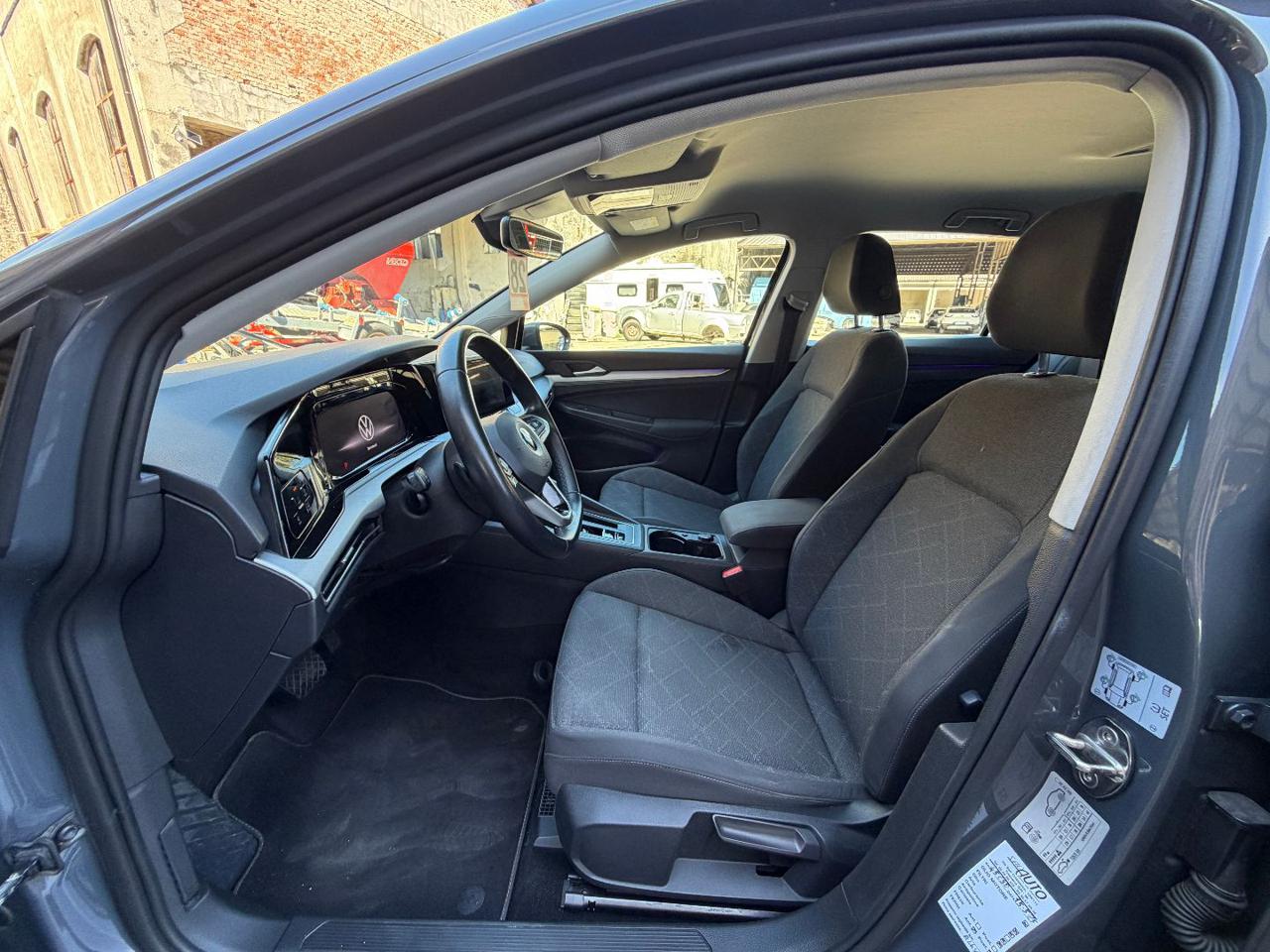 VOLKSWAGEN Golf 1.0 eTSI EVO DSG Life - 8